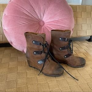 Sorel Joan of Arc I brown wedge booties 10